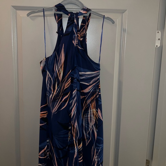 Dress - Picture 6 of 8